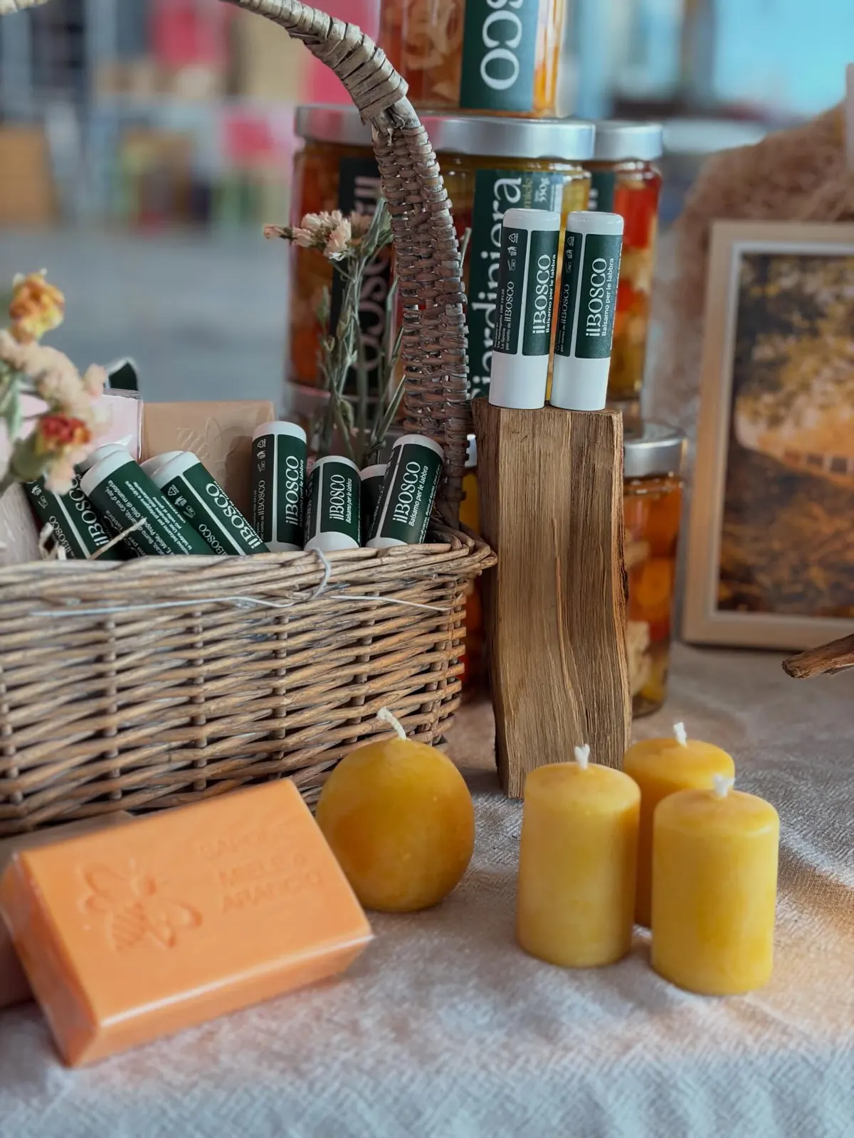 Balsami labbra, saponi e candele di cera d'api