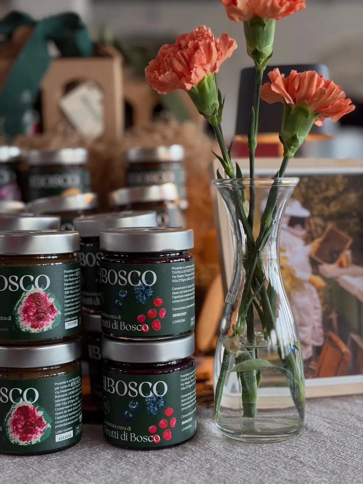 Confetture del Bosco con garofani